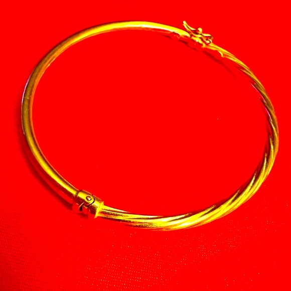 WOW POSHMARK - Authentic 10K Gold Italian Bangle Bracelet - Picture 4 of 16